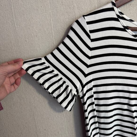 Green Envelope Top Size M Black White Striped Short Ruffle Sleeve Casual Tee - Picture 3 of 9